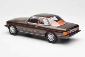 Mercedes 500 SLC C107 Hnědý KK-Scale 1:18 180851 Kov – obrázek 5 z 6