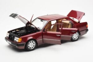 Mercedes 500E W124 Červený Metallic Edice Dealera Norev 1:18 B66040699 Kov – obrázek 2 z 8