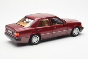Mercedes 500E W124 Červený Metallic Edice Dealera Norev 1:18 B66040699 Kov – obrázek 3 z 8