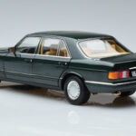 Mercedes 560 SEL W126 Tmavě Zelená Metalíza Norev 1:18 - image 6 of 7