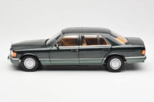 Mercedes 560 SEL W126 Night Zelená Metalická Dealer Edition Norev 1:18 B66040626 Kov – obrázek 4 z 8