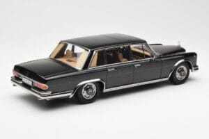 Mercedes 600 SWB W100 Černý KK-Scale 1:18 180601 Kov – obrázek 2 z 6