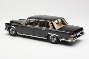 Mercedes 600 SWB W100 Černý KK-Scale 1:18 180601 Kov – obrázek 5 z 6