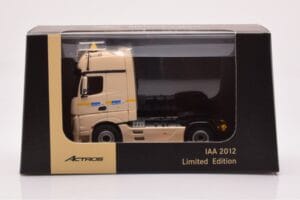 Mercedes Actros Gigaspace IAA 2012 Taxi NZG 1:50 MM0015 Kov – obrázek 4 z 4