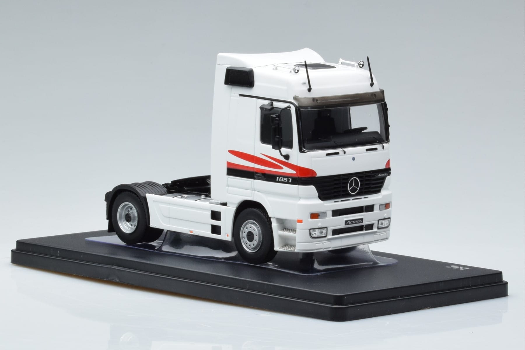 Mercedes Actros MP1 Bílý IXO 1:43 TR064 Kov – obrázek 4 z 6