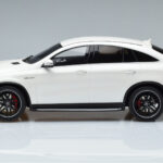 Mercedes AMG GLE 63S C292 Coupe Bílý GT Spirit 1:18 - image 3 of 6