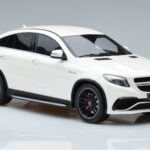 Mercedes AMG GLE 63S C292 Coupe Bílý GT Spirit 1:18 - image 4 of 6