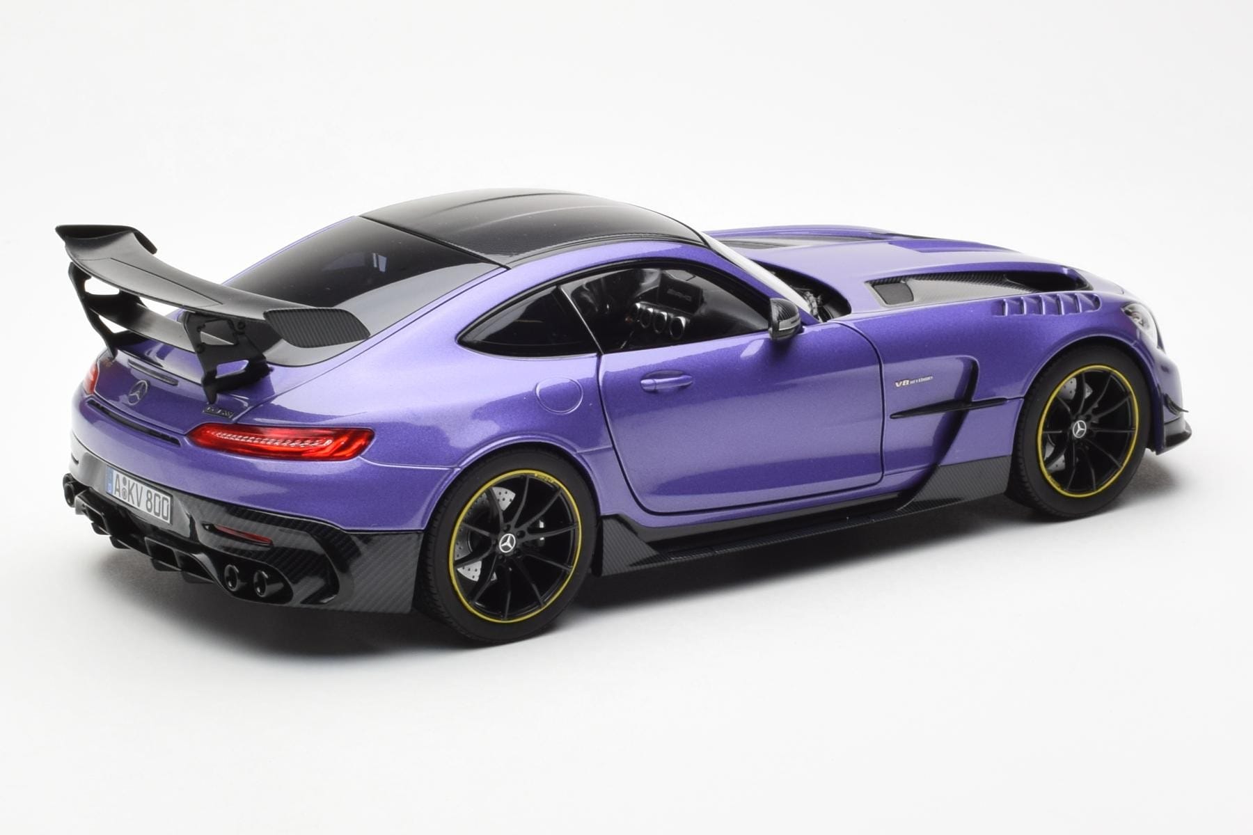 Mercedes AMG GT Black Series Fialový Asia Exclusive Norev 1:18 183907 Kov – obrázek 3 z 8