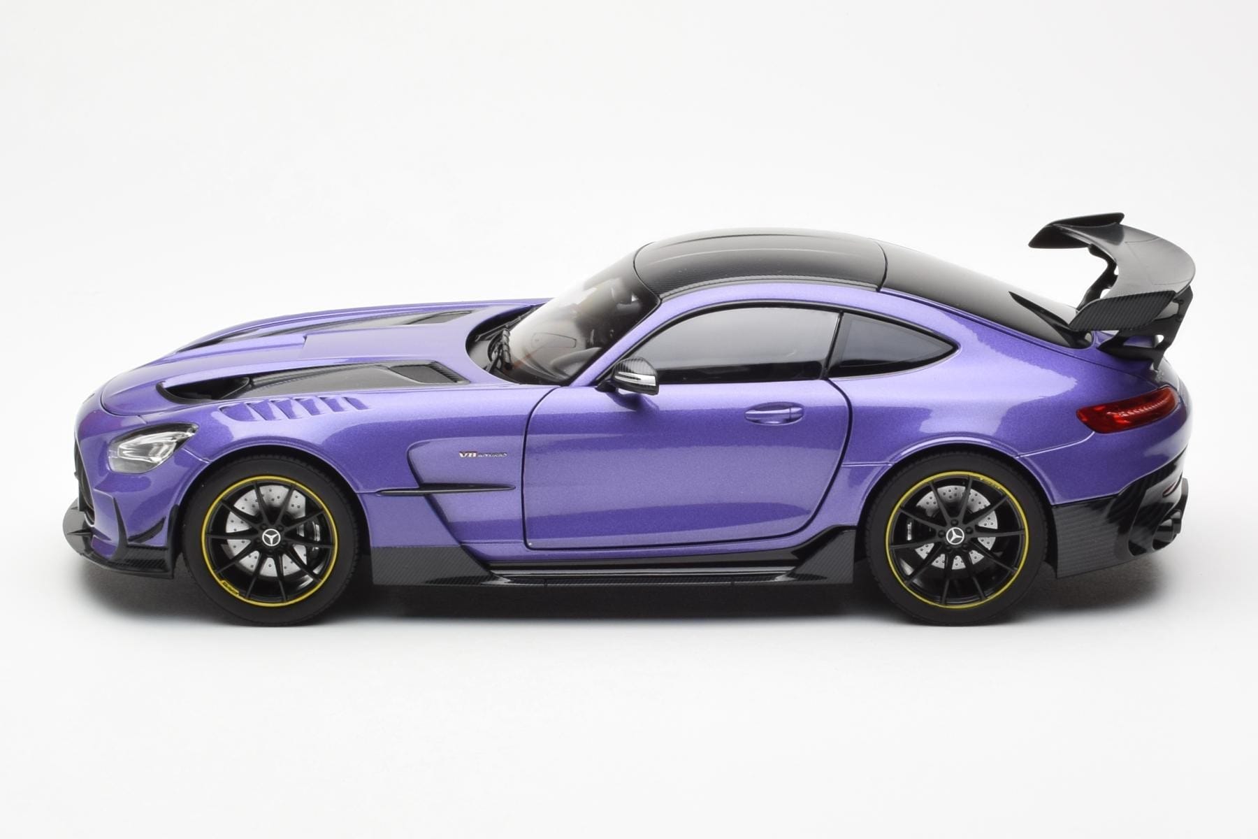 Mercedes AMG GT Black Series Fialový Asia Exclusive Norev 1:18 183907 Kov – obrázek 4 z 8
