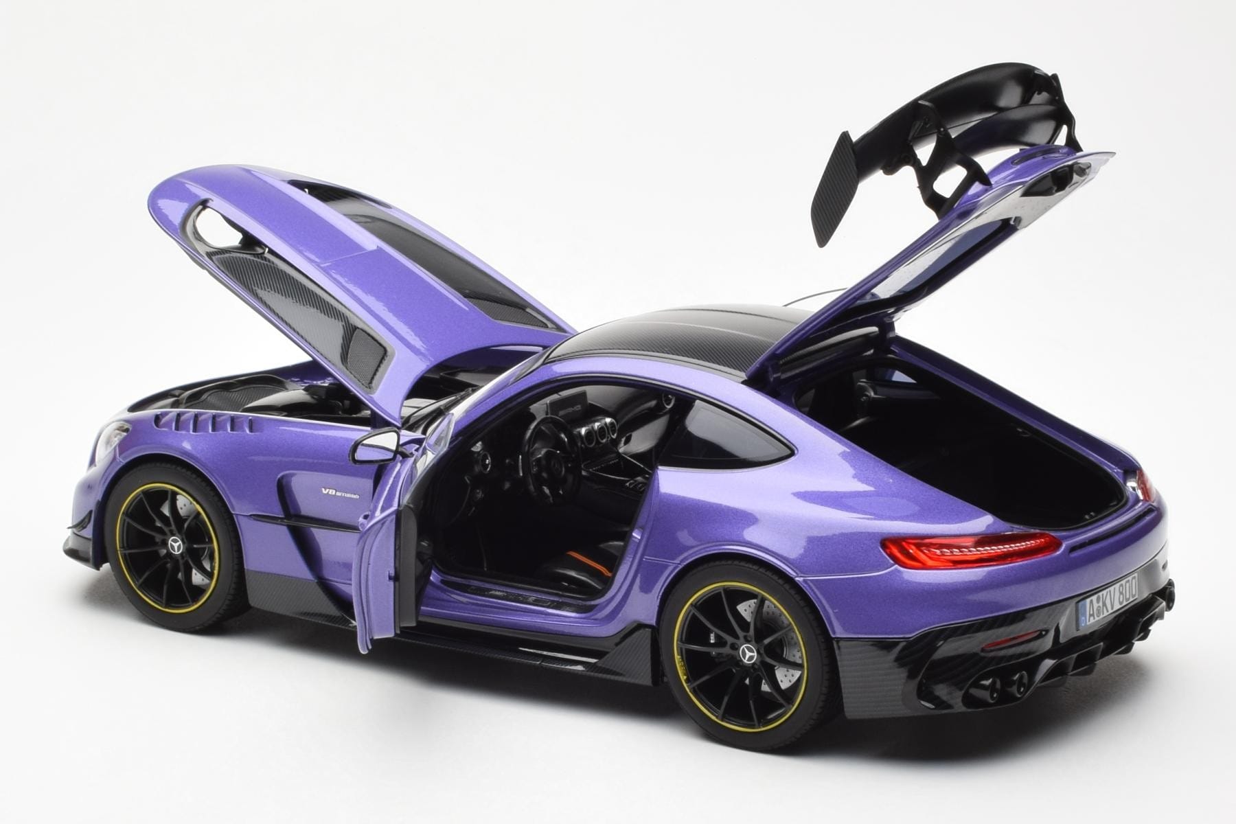 Mercedes AMG GT Black Series Fialový Asia Exclusive Norev 1:18 183907 Kov – obrázek 5 z 8