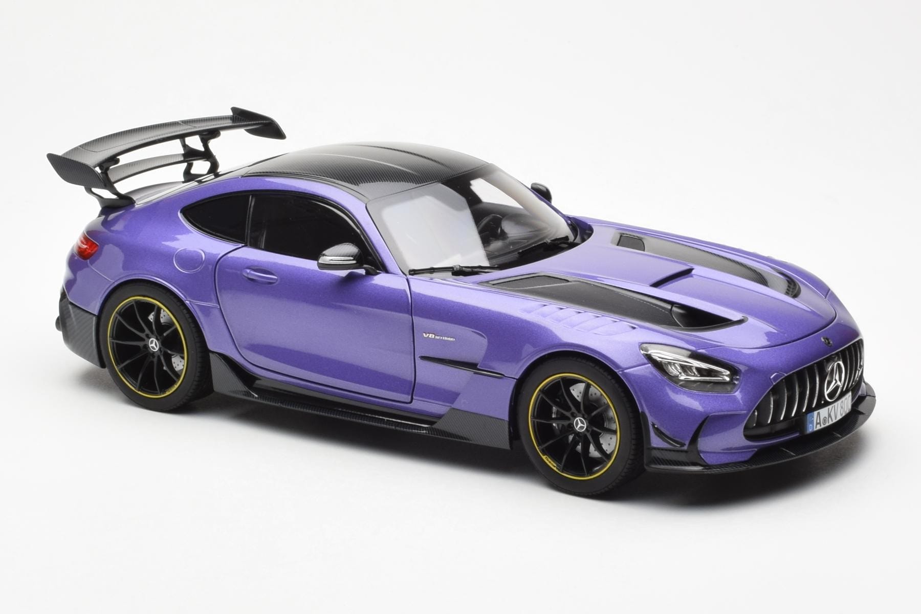 Mercedes AMG GT Black Series Fialový Asia Exclusive Norev 1:18 183907 Kov – obrázek 6 z 8