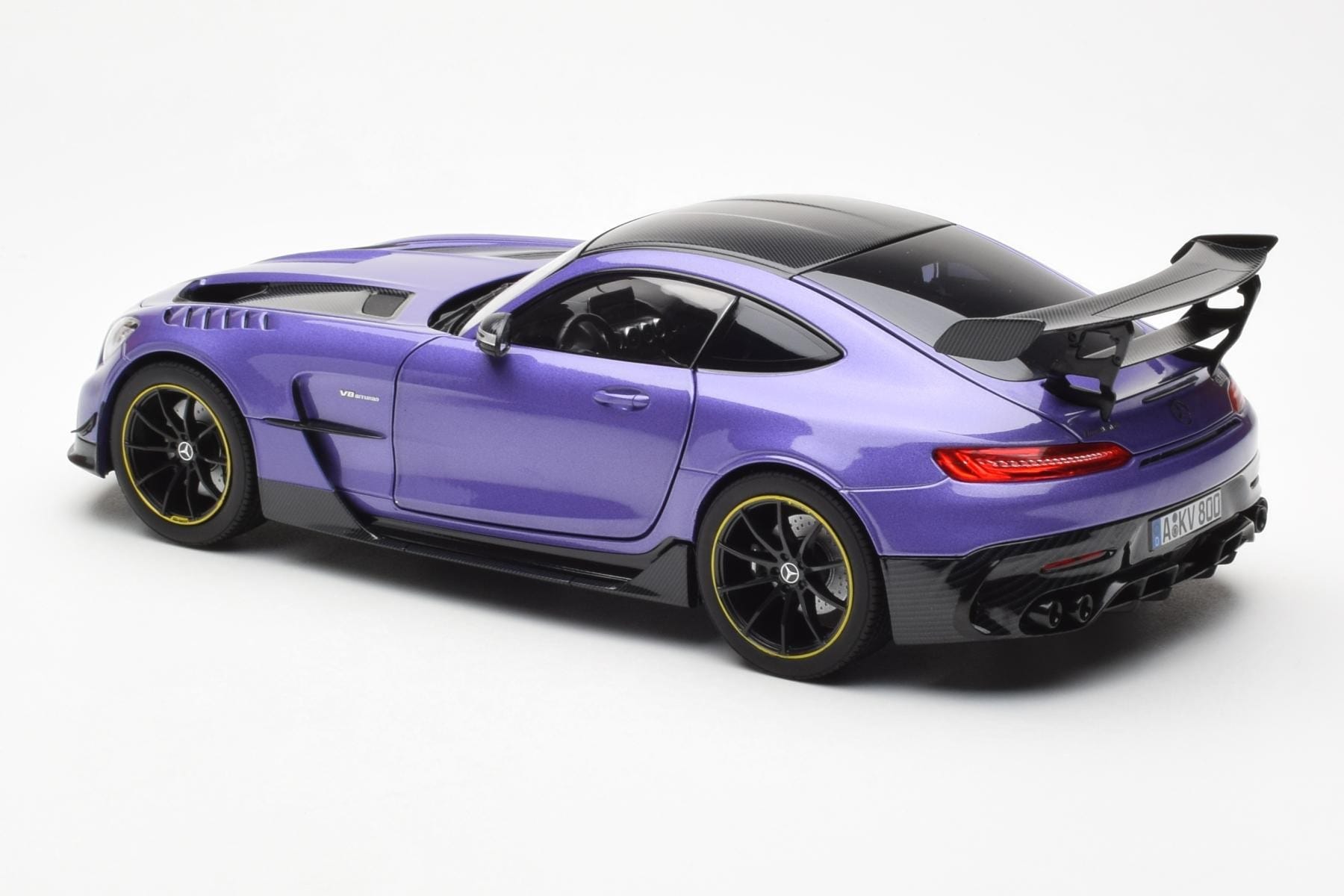 Mercedes AMG GT Black Series Fialový Asia Exclusive Norev 1:18 183907 Kov – obrázek 7 z 8