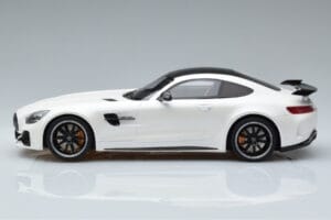Mercedes AMG GT R Bílý GT Spirit 1:18 KJ021 Pryskyřice – obrázek 3 z 6