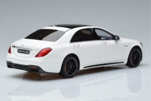 Mercedes AMG S63 W222 Diamond Bílý GT Spirit 1:18 B66965714 Pryskyřice – obrázek 2 z 6