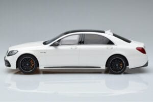 Mercedes AMG S63 W222 Diamond Bílý GT Spirit 1:18 B66965714 Pryskyřice – obrázek 3 z 6