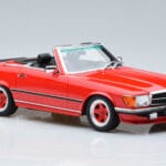 Mercedes AMG SL500 R107 Červený Otto 1:18 - image 4 of 6