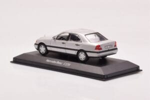 Mercedes C-Class W202 C220 Stříbrný Minichamps 1:43 B66005705-M1 Kov – obrázek 3 z 4