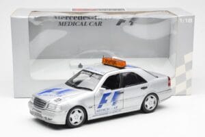 Mercedes C-Class W202 AMG Medical Car F1 1997 UT Models 1:18 26106 Kov – obrázek 6 z 6