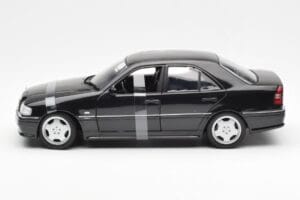 Mercedes C-Class W202 C36 AMG Černý Metalíza UT Models 1:18 26102 Kov – obrázek 3 z 6