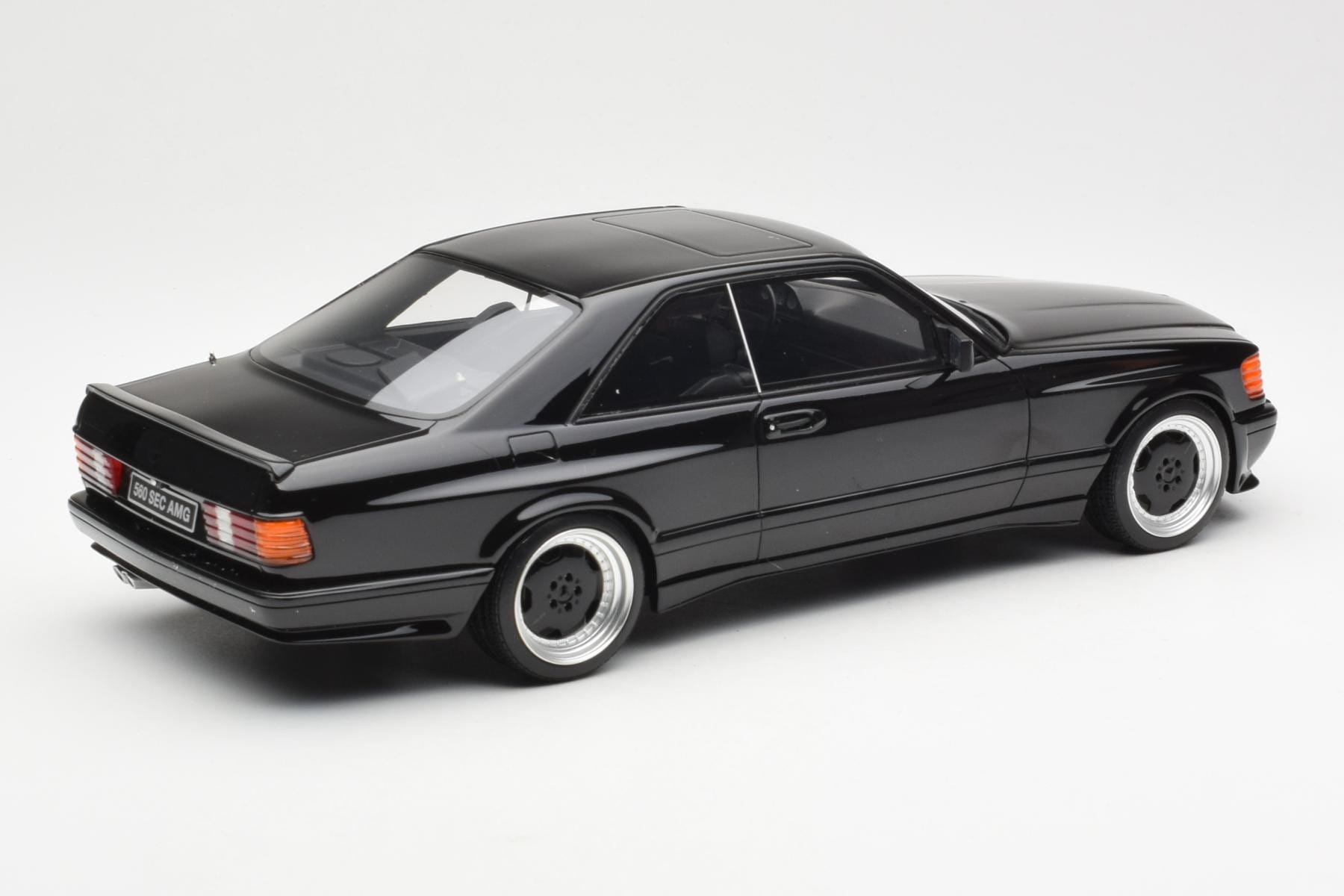 Mercedes 560 SEC C126 AMG Widebody Černý Otto 1:18 OT187 Pryskyřice – obrázek 2 z 6