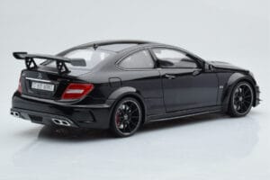 Mercedes C63 AMG W204 Black Series Černý GT Spirit 1:18 ZM019 Pryskyřice – obrázek 2 z 7