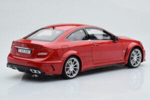 Mercedes C63 AMG W204 Black Series Červený GT Spirit 1:18 GT065 Pryskyřice – obrázek 2 z 6