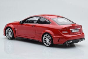 Mercedes C63 AMG W204 Black Series Červený GT Spirit 1:18 GT065 Pryskyřice – obrázek 5 z 6