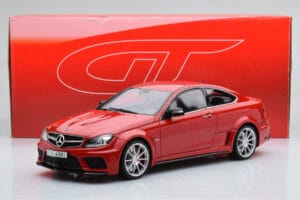 Mercedes C63 AMG W204 Black Series Červený GT Spirit 1:18 GT065 Pryskyřice – obrázek 6 z 6