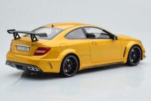 Mercedes C63 AMG W204 Black Series Zlatý GT Spirit 1:18 GT034 Pryskyřice – obrázek 2 z 6
