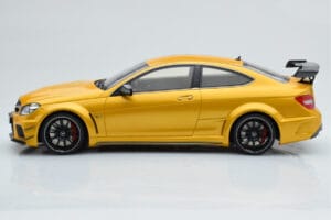 Mercedes C63 AMG W204 Black Series Zlatý GT Spirit 1:18 GT034 Pryskyřice – obrázek 3 z 6