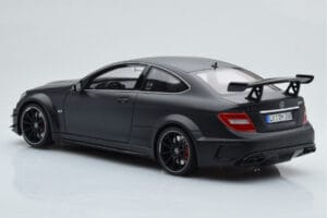 Mercedes C63 AMG W204 Black Series Matný Černý GT Spirit 1:18 GT843 Pryskyřice – obrázek 5 z 6