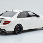 Mercedes C63 AMG W204 Bílý GT Spirit 1:18 - image 2 of 6