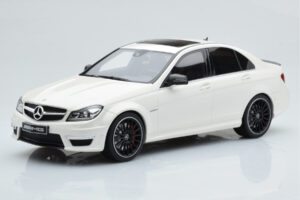 Mercedes C63 AMG W204 Bílý GT Spirit 1:18