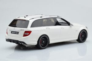 Mercedes C63 AMG S204 T-Model Bílý GT Spirit 1:18 GT147 Pryskyřice – obrázek 2 z 8