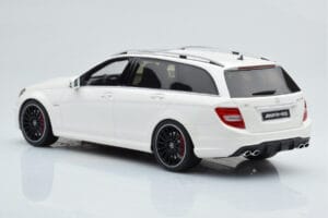 Mercedes C63 AMG S204 T-Model Bílý GT Spirit 1:18 GT147 Pryskyřice – obrázek 5 z 8