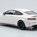 Mercedes C63S AMG C205 Coupe Bílý GT Spirit 1:18 - image 5 of 6