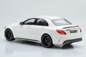 Mercedes C63S AMG W205 Bílý GT Spirit 1:18 B66960370 Pryskyřice – obrázek 5 z 6