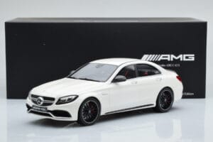 Mercedes C63S AMG W205 Bílý GT Spirit 1:18 B66960370 Pryskyřice – obrázek 6 z 6