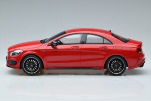Mercedes CLA 45 AMG C117 Jupiter Červený GT Spirit 1:18 GT031 Pryskyřice – obrázek 3 z 6