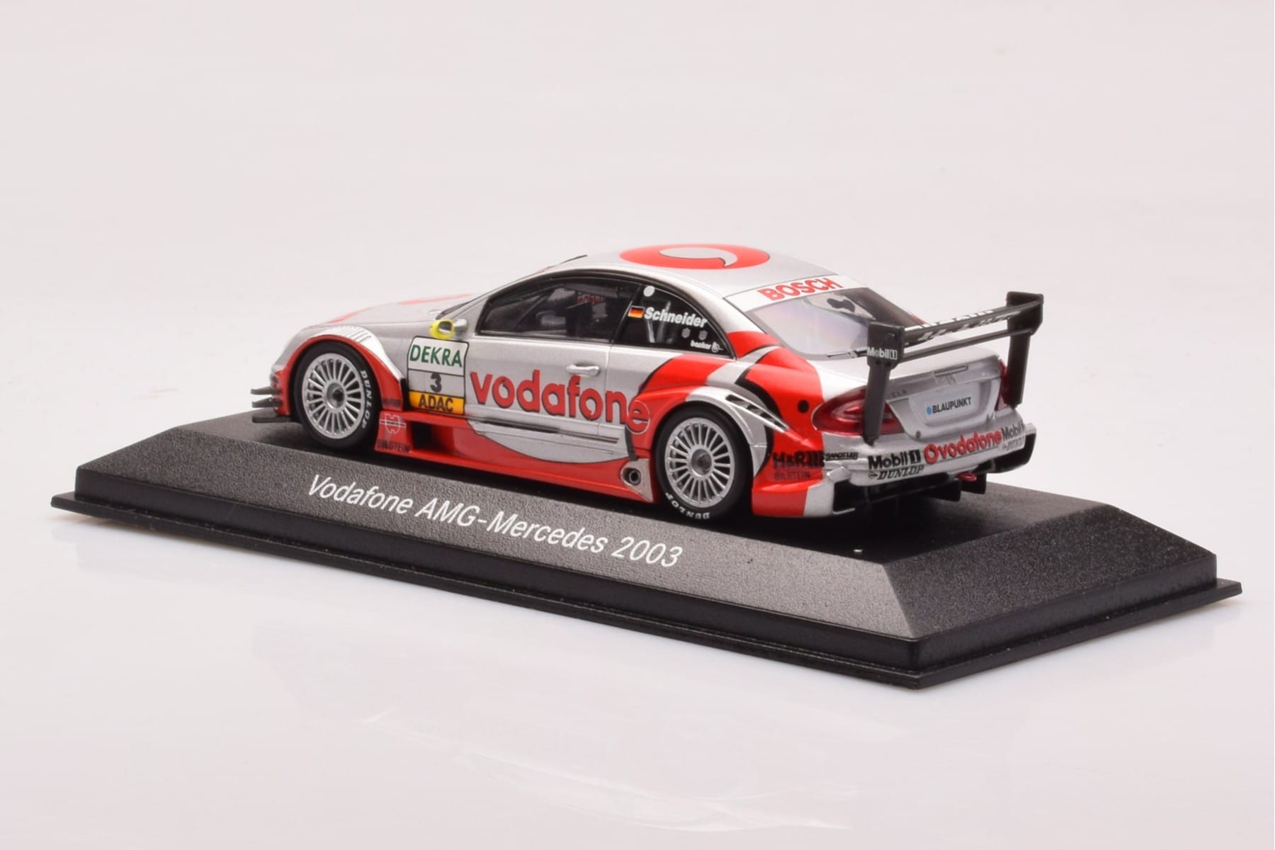 Mercedes CLK-DTM #3 B. Schneider Vodafone DTM 2003 Minichamps 1:43 B66961982 Kov – obrázek 3 z 4