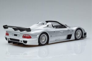 Mercedes CLK GTR Roadster Stříbrný GT Spirit 1:18 GT155 Pryskyřice – obrázek 2 z 6