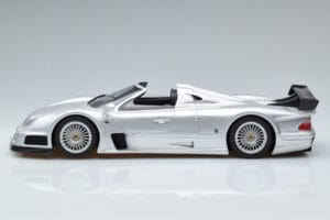 Mercedes CLK GTR Roadster Stříbrný GT Spirit 1:18 GT155 Pryskyřice – obrázek 3 z 6