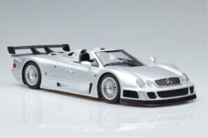Mercedes CLK GTR Roadster Stříbrný GT Spirit 1:18 GT155 Pryskyřice – obrázek 4 z 6