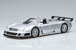Mercedes CLK GTR Roadster Stříbrný GT Spirit 1:18 GT155 Pryskyřice