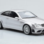 Mercedes CLK63 AMG C209 Coupe Stříbrný Otto 1:18 - image 4 of 6