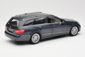 Mercedes E-Class S212 T-Model Tenorit Šedý Metallic Minichamps 1:18 B66962447 Kov – obrázek 3 z 8