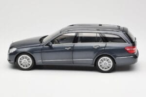 Mercedes E-Class S212 T-Model Tenorit Šedý Metallic Minichamps 1:18 B66962447 Kov – obrázek 4 z 8