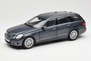 Mercedes E-Class S212 T-Model Tenorit Šedý Metallic Minichamps 1:18 B66962447