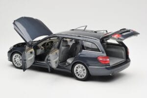 Mercedes E-Class S212 T-Model Tenorit Šedý Metallic Minichamps 1:18 B66962447 Kov – obrázek 5 z 8