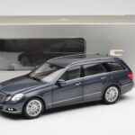Mercedes E-Class S212 T-Model Tenorit Šedý Metallic Minichamps 1:18 B66962447 - image 8 of 8